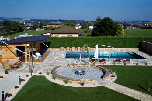 Modernisierte Poolanlage mit neuen Mauern und sauberer Ausführung – umgesetzt von Binder Bau.